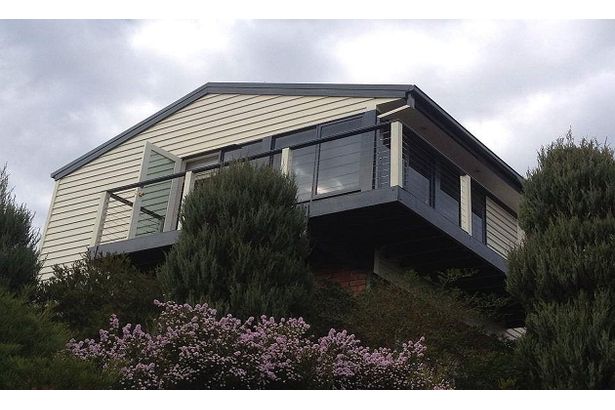 Outer view of a professionaly decorated house.